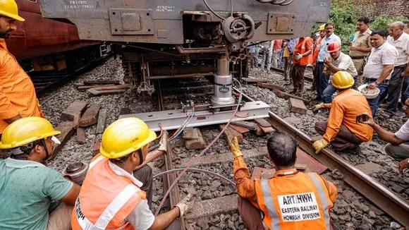Goods Train Derailment at Palghar Yard Disrupts Mumbai-Surat Train Services