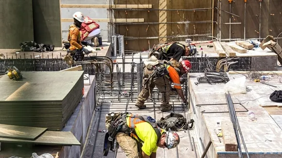 BC Construction Industry Faces Labor Shortages and Financial Pressures