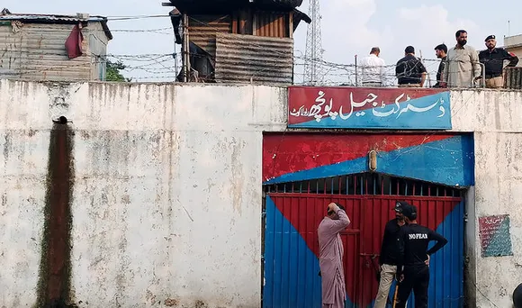 Twenty Detainees, Including Terrorism Suspects, Escape From Pakistan-Administered Kashmir Prison