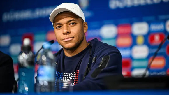 Soccer Star Kylian Mbappe Calls on French Youth to Get Out and Vote Against Extremists