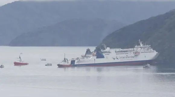 New Zealand's Interislander Aratere Ferry Runs Aground, 47 Stranded Overnight