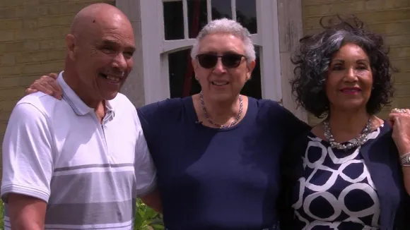 Three Half-Siblings Meet for the First Time Through DNA Testing