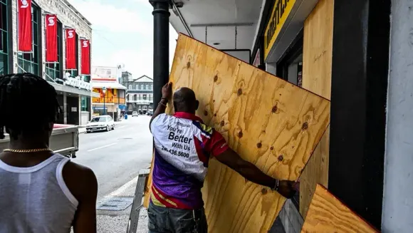 Hurricane Beryl Bears Down on Caribbean, Residents Warned to Seek Shelter