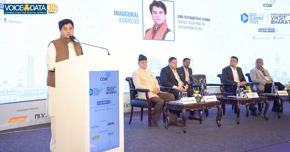 Scindia announces spectrum refarming plan at Digicom Summit 2025 (1)