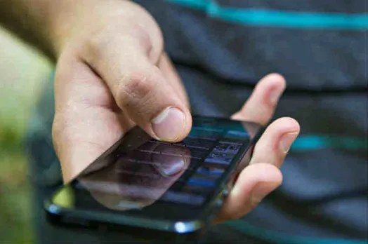 Mobile phones without panic button import allowed till Febuary: DoT