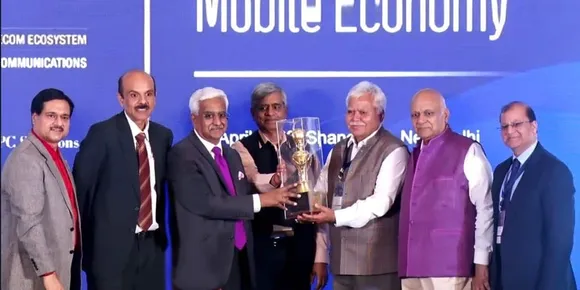V&D Confers Lifetime Achievement Award to RS Sharma