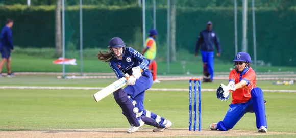 Sarah Bryce's rapid fifty headlines Kent's thumping 10-wicket win over Essex