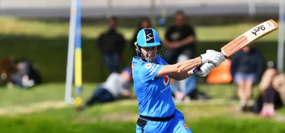 Heat, Strikers and Hurricanes register victories in the first WBBL05 weekend
