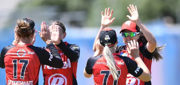 Renegades inflict first defeat on Strikers as they find some balance