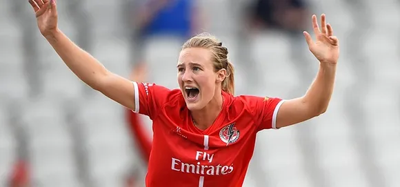 Emma Lamb awarded England rookie contract