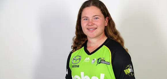 Hannah Darlington becomes youngest contracted player
