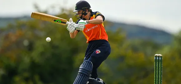 Gaby Lewis steals headline as Scorchers seal unassailable 3-0 lead in super20 series