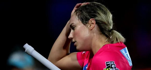 Ellyse Perry cleared of serious injury; ruled out for almost three weeks