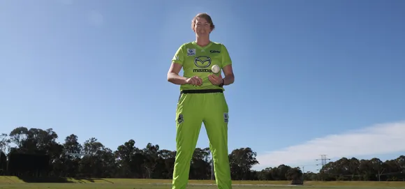 Sammy-Jo Johnson makes the move from Brisbane Heat to Sydney Thunder; signs two year deal