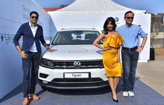 मुंबई में चित्रांगदा सिंह ने लॉन्च की वोक्सवैगन कार की लेटेस्ट रेंज