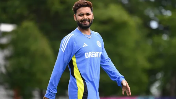 Rishabh Pant Out