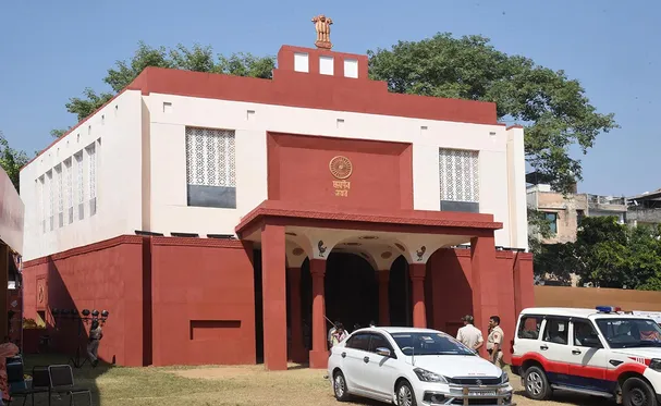 Chitaranjan Parks popular B Block puja pandal is a replica of the newly inaugurated Parliament building.