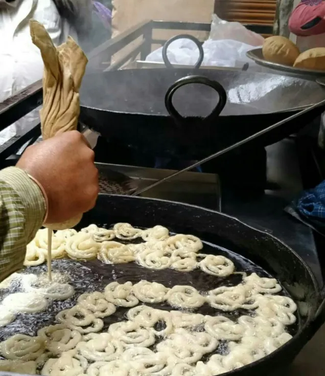 jalebi making in banaras