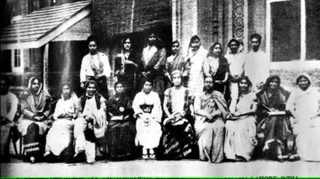 All India Women’s Conference (AIWC) in the late 1920s (Wikipedia)