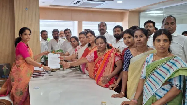 BIG BREAKING: బీఆర్ఎస్ MLAకు మహిళా కమిషన్ సమన్లు