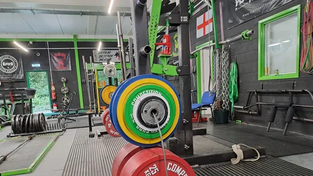 Novice Powerlifting Competition Draws First Time Competitors at