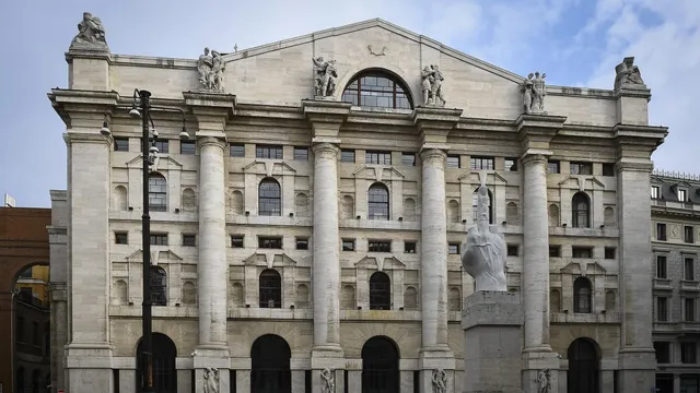 Italian Stock Market Sees Mixed Results Pirelli and Leonardo Lead