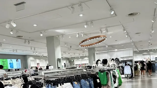 H M to Redefine Shopping Experience at Brickell City Centre in Miami