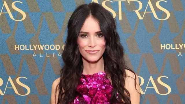 Abigail Spencer Reveals What's In My Bag: Watch! | Us Weekly