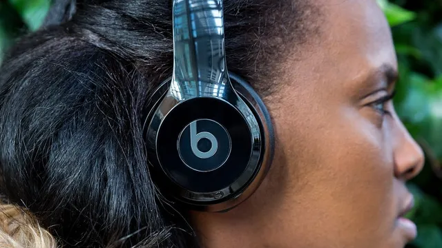 How to connect beats store studio 3 to iphone