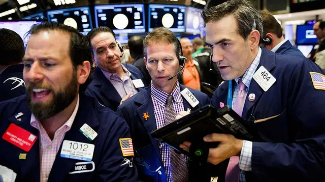 Dow Jones Faces Decline as Cisco and Nike Shares Tumble