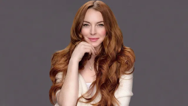 Lindsay Lohan Gets Caught Up In a Love Triangle In Netflix's 'Irish Wish'  Trailer - Watch Now!: Photo 5016020