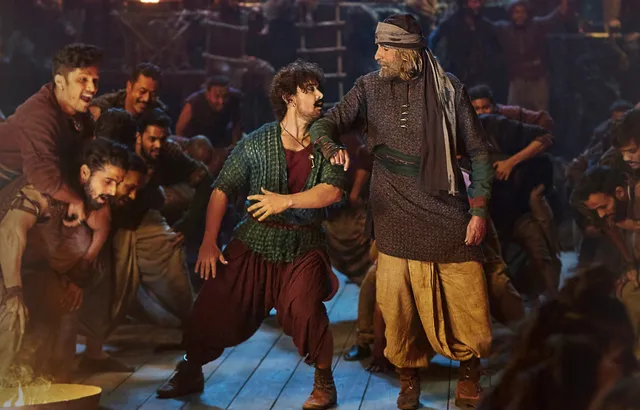 Amitabh Bachchan And Aamir Khan Dance For The First Time In Thugs Of Hindostan's Vashmalle