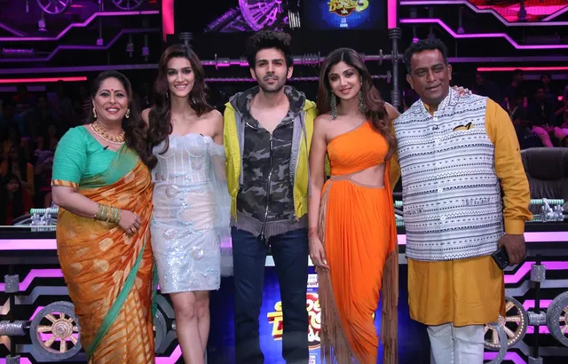 Geeta-Kapur,-Kriti-Sanon,-Kartik-Aaryan,-Shilpa-Shetty,-Anurag-Basu