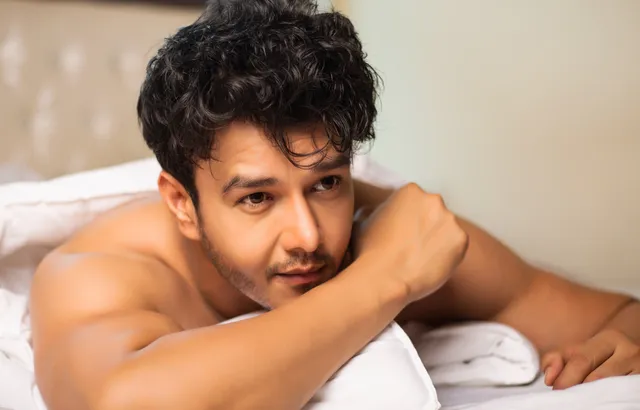 Check Out Aniruddh Dave’s New Hottie Looks!