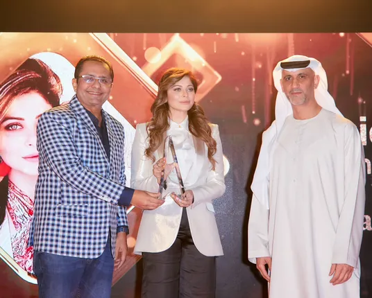 Kanika Kapoor receives Music Icon of the Year