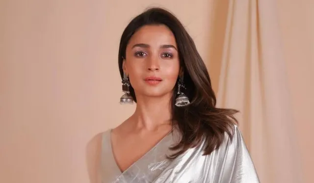 Alia Bhatt reacts this on having twins rumour