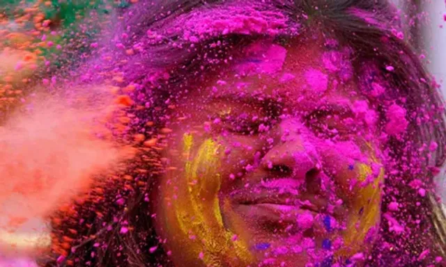 Extreme use of chemical colors leads temporary blindness and eye infection during Holi