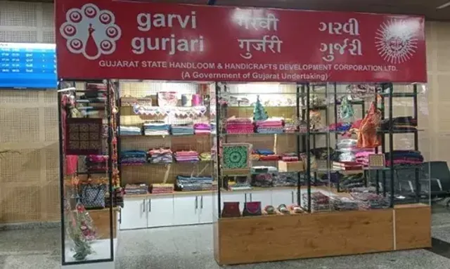 Garvi Gurjari emporium opens at Vadodara Airport