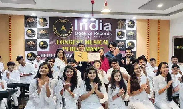 Vadodara Shiv Sadhna Nrutya Sangeet Academy in record books