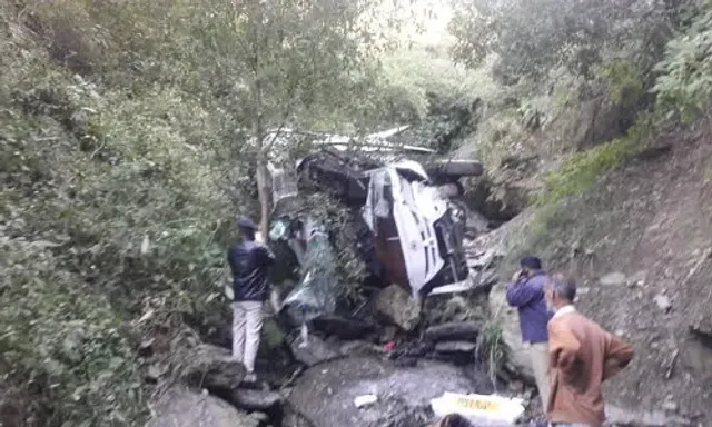 At least 16 killed as bus falls into gorge in Himachal