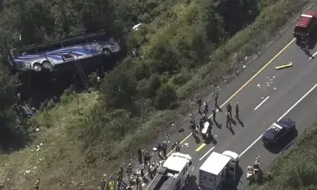 New York: Bus carrying high school students crashes, killing 2 and seriously injuring others