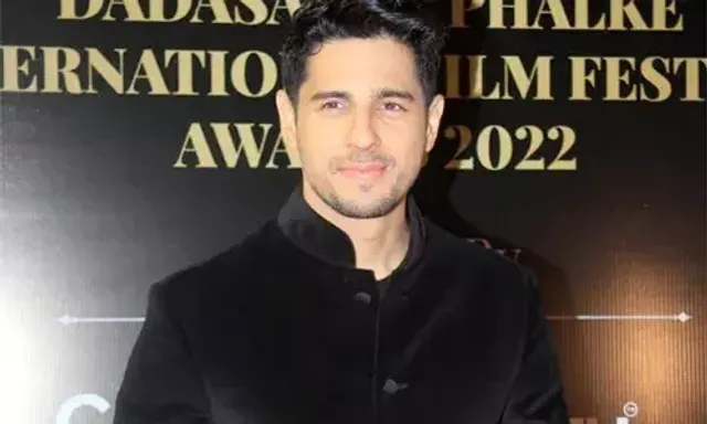 Sidharth Malhotra wins Critics Best Actor at Dadasaheb Phalke International Film Festival Awards 2022