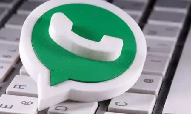 Facebook-like cover picture can be added to WhatsApp profile now