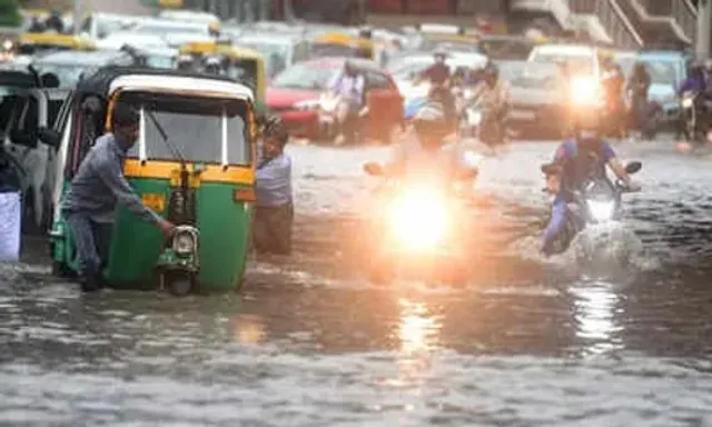 Delhi sees highest rainfall in 12 years, traffic movement affected