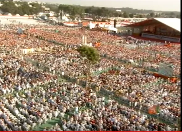 Live : PM Modi to address Page Pramukh Sammelan & concluding function of Gaurav Yatra