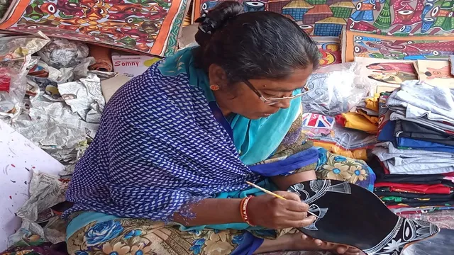 রঙবেরঙের 'রকমারি' শিল্পের পসরা, সাত হাজার স্টলে 'জমজমাট' হস্তশিল্প মেলা