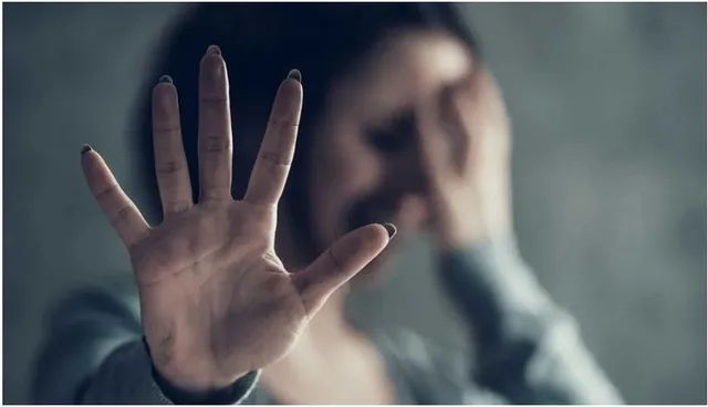 പതിനാലുകാരിയെ ഭീഷണിപ്പെടുത്തി അമ്മയുടെ ഫോൺ വഴി നഗ്നദൃശ്യങ്ങൾ കൈക്കലാക്കി പ്രചരിപ്പിച്ചു: യുവാവ് അറസ്റ്റിൽ