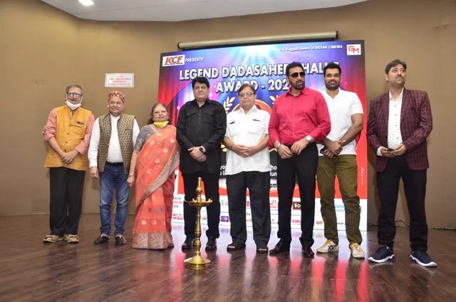 मुम्बई में हुआ डॉ कृष्णा चौहान द्वारा लीजेंड दादा साहेब फाल्के अवार्ड 2021 का भव्य आयोजन
