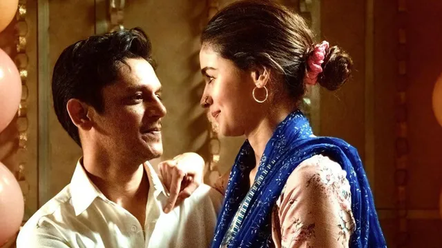 Vijay Varma shares unseen pictures with Alia Bhatt celebrating one year of Darlings