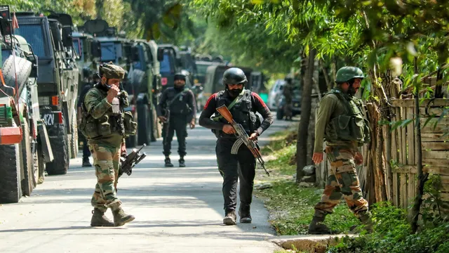 जम्मू-कश्मीर के किश्तवाड़ में मुठभेड़, सुरक्षा बलों ने आतंकियों को घेरा,  पैरा कमांडो ने संभाला मोर्चा